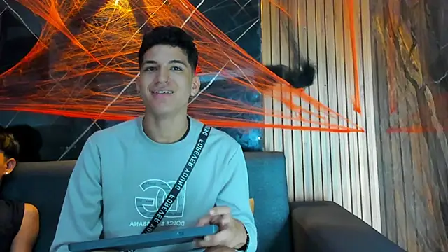 Stiben boy online show from 10-28-25, 03:40