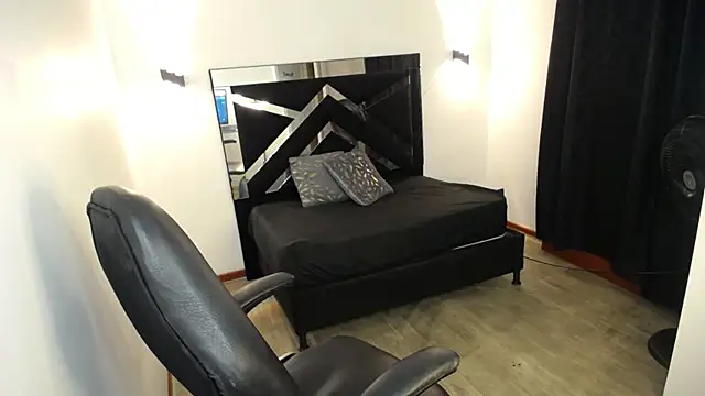 MarianaRojas  online show from 07-17-26, 03:48