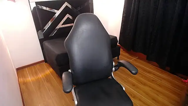 MarianaRojas  online show from 12-20-25, 03:42