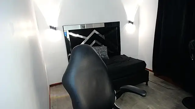 MarianaRojas  online show from 07-10-26, 11:38