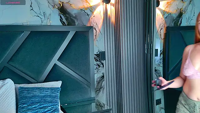 LexyRooss online show from 11-19-25, 07:03