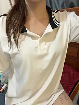 Snapshot of Quynhbabysexy chatting on 05-16-26, 02:05 Quynhbabysexy online show from 05-16-26, 02:05