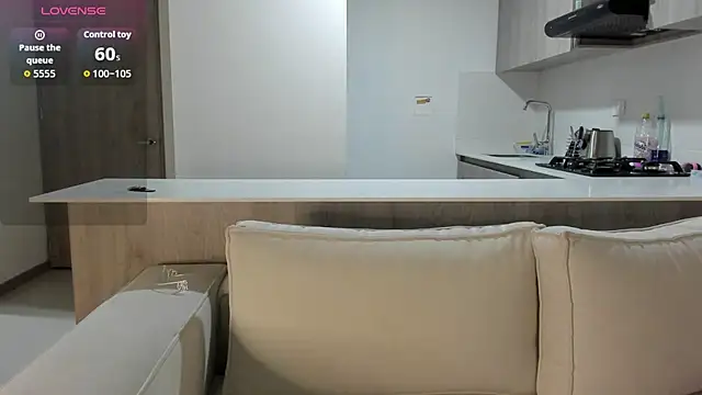 Snapshot of val69_ chatting on 11-02-25, 11:43 val69  online show from 11-02-25, 11:43