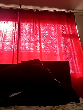 Snapshot of MacroP24 chatting on 12-19-25, 01:46 MacroP24 online show from 12-19-25, 01:46