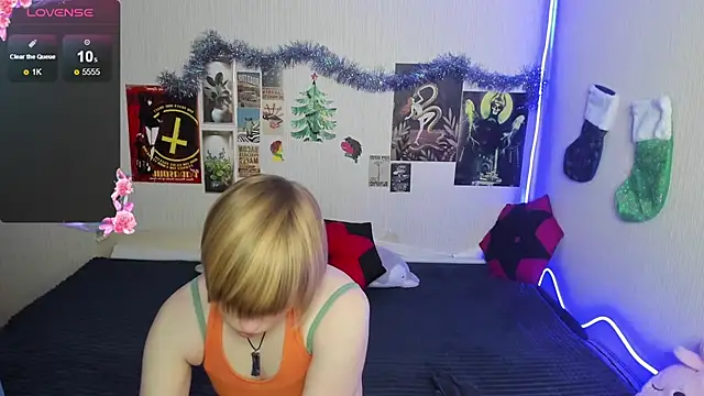 Cattie w  online show from 01-13-26, 01:20