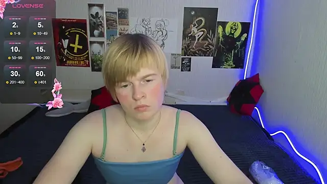 Cattie w  online show from 12-23-25, 01:16