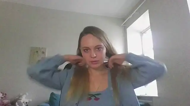 Snapshot of Cynoraye chatting on 01-19-26, 08:40 Cynoraye online show from 01-19-26, 08:40