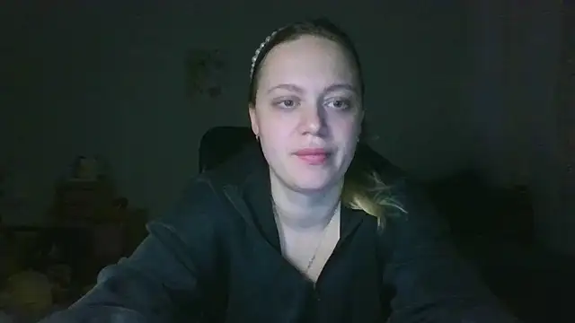 Snapshot of Cynoraye chatting on 02-25-26, 01:39 Cynoraye online show from 02-25-26, 01:39