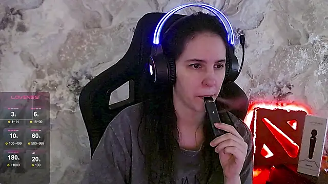 Irwi Tomboy online show from 06-18-26, 04:12
