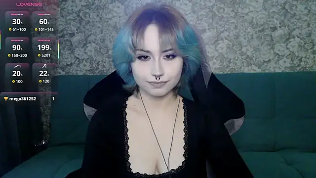 Snapshot of LeisaHopperstad chatting on 04-20-26, 02:18 LeisaHopperstad online show from 04-20-26, 02:18