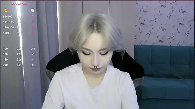 Snapshot of LeisaHopperstad chatting on 06-24-26, 12:48 LeisaHopperstad online show from 06-24-26, 12:48