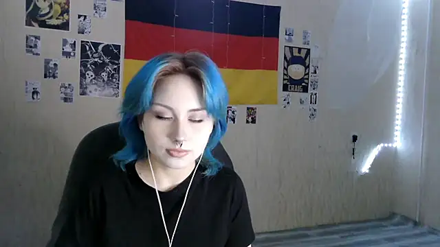 Snapshot of LeisaHopperstad chatting on 01-18-26, 05:05 LeisaHopperstad online show from 01-18-26, 05:05