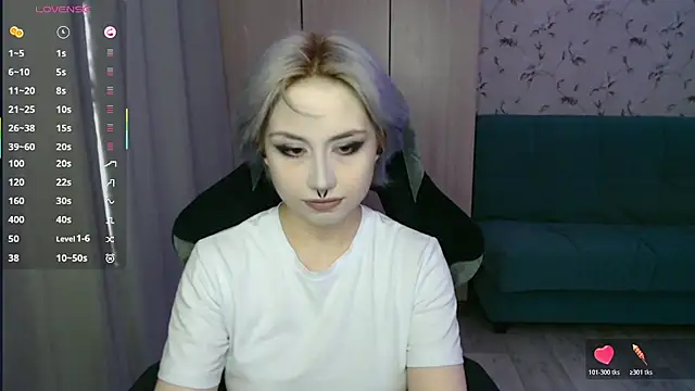 Snapshot of LeisaHopperstad chatting on 07-25-26, 10:22 LeisaHopperstad online show from 07-25-26, 10:22