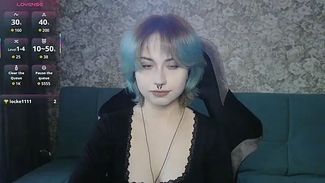 Snapshot of LeisaHopperstad chatting on 04-21-26, 02:12 LeisaHopperstad online show from 04-21-26, 02:12