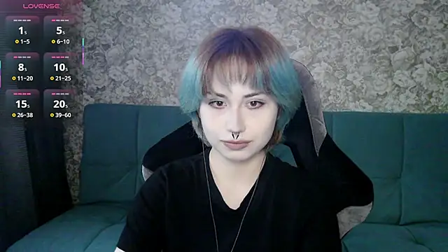 Snapshot of LeisaHopperstad chatting on 04-24-26, 02:19 LeisaHopperstad online show from 04-24-26, 02:19
