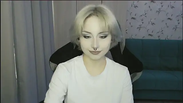 Snapshot of LeisaHopperstad chatting on 06-29-26, 04:39 LeisaHopperstad online show from 06-29-26, 04:39