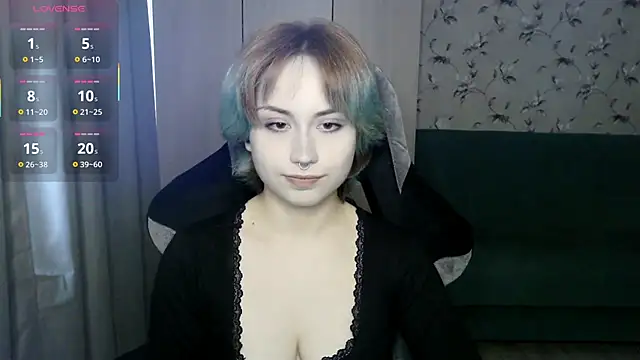 Snapshot of LeisaHopperstad chatting on 05-15-26, 12:25 LeisaHopperstad online show from 05-15-26, 12:25