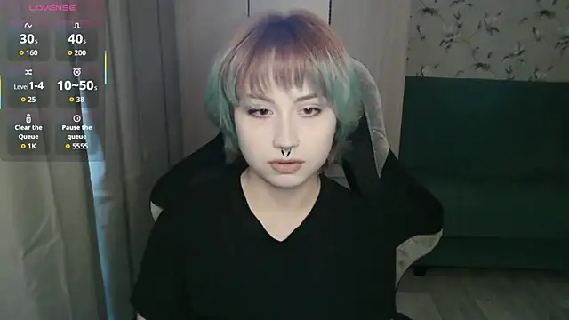 Snapshot of LeisaHopperstad chatting on 05-02-26, 12:43 LeisaHopperstad online show from 05-02-26, 12:43