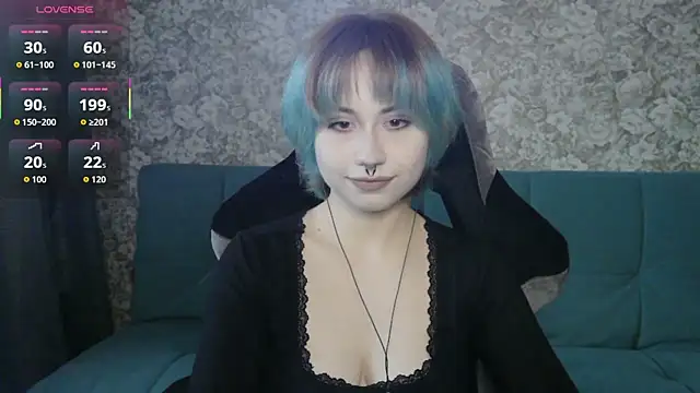 Snapshot of LeisaHopperstad chatting on 04-23-26, 02:30 LeisaHopperstad online show from 04-23-26, 02:30