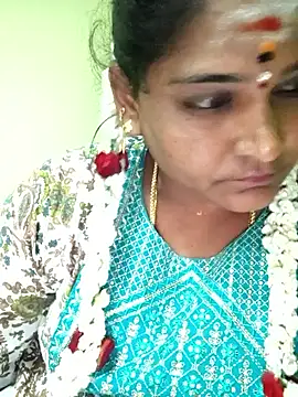 navyasree143 online show from 11-18-25, 07:28