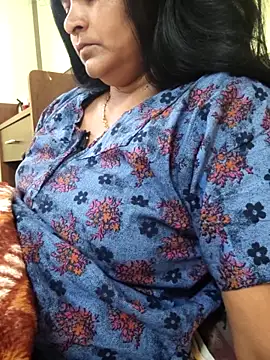 navyasree143 online show from 02-12-26, 04:56