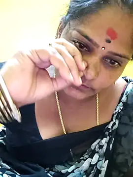 navyasree143 online show from 11-01-25, 02:00