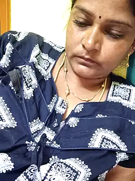 navyasree143 online show from 11-13-25, 02:15