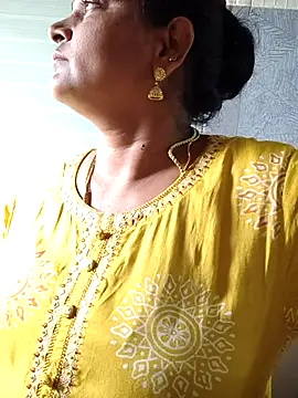 navyasree143 online show from 10-27-25, 04:46