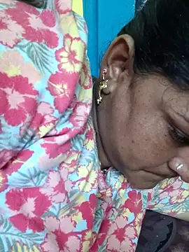 navyasree143 online show from 11-11-25, 11:49