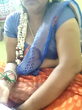 navyasree143 online show from 04-12-26, 04:43