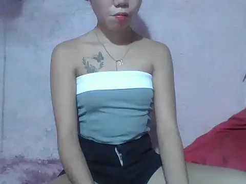 Snapshot of SweetPussie18x chatting on 06-04-26, 07:24 SweetPussie18x online show from 06-04-26, 07:24