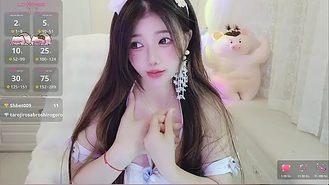 Snapshot of Coco-Di chatting on 05-13-26, 02:07 Coco-Di online show from 05-13-26, 02:07