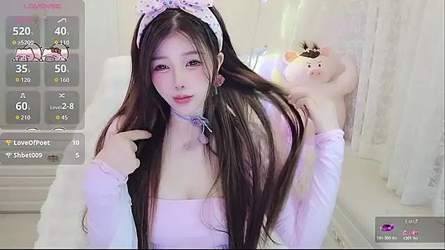 Snapshot of Coco-Di chatting on 05-14-26, 01:57 Coco-Di online show from 05-14-26, 01:57