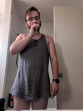 Snapshot of bear8t chatting on 10-01-25, 04:22 bear8t online show from 10-01-25, 04:22