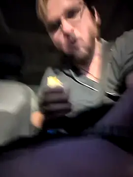 Snapshot of bear8t chatting on 10-07-25, 07:31 bear8t online show from 10-07-25, 07:31