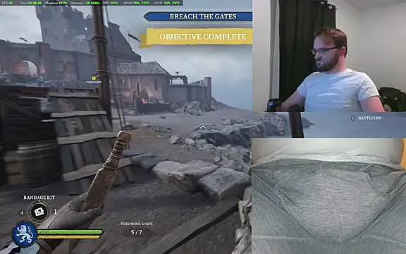 Snapshot of bear8t chatting on 10-15-25, 09:39 bear8t online show from 10-15-25, 09:39