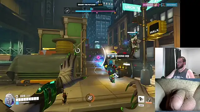 Snapshot of bear8t chatting on 11-14-25, 05:05 bear8t online show from 11-14-25, 05:05