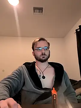 Snapshot of bear8t chatting on 09-25-25, 09:37 bear8t online show from 09-25-25, 09:37