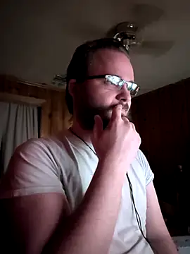 Snapshot of bear8t chatting on 03-04-26, 11:23 bear8t online show from 03-04-26, 11:23