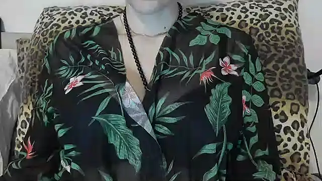 Estrella7x online show from 10-22-25, 03:11