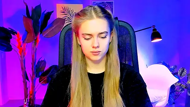 JuneWoods online show from 11-27-25, 06:03