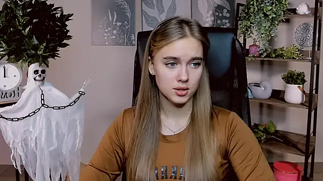 JuneWoods online show from 11-08-25, 11:47