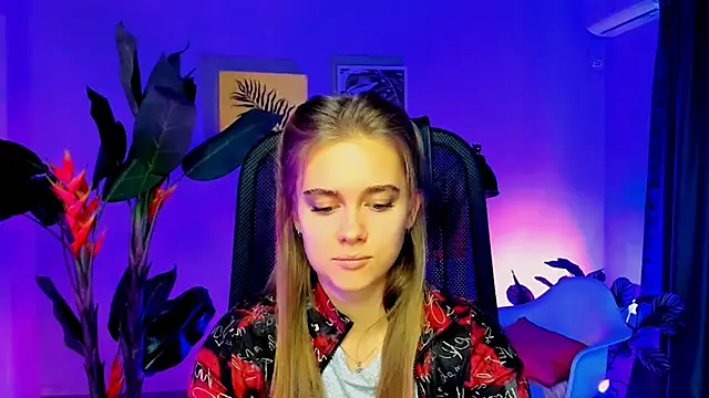 JuneWoods online show from 11-19-25, 06:24