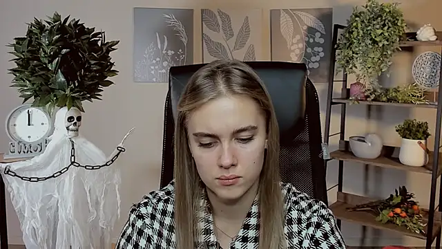 JuneWoods online show from 10-31-25, 12:57