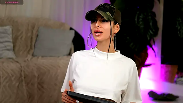 Snapshot of EvaAmanti chatting on 01-09-26, 04:19 EvaAmanti online show from 01-09-26, 04:19