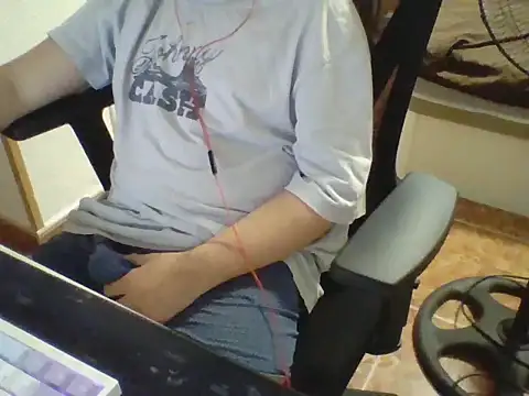 Snapshot of sebas_sexo_goloso chatting on 10-03-25, 12:50 sebas sexo goloso online show from 10-03-25, 12:50