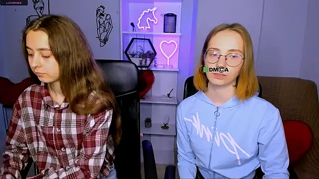 rebecca smile online show from 12-22-25, 01:22