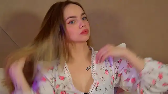 Snapshot of AnitaVenture chatting on 04-15-26, 04:18 AnitaVenture online show from 04-15-26, 04:18
