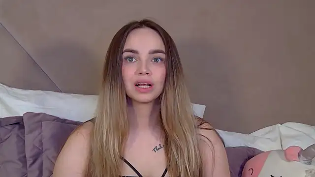 Snapshot of AnitaVenture chatting on 05-16-26, 04:17 AnitaVenture online show from 05-16-26, 04:17