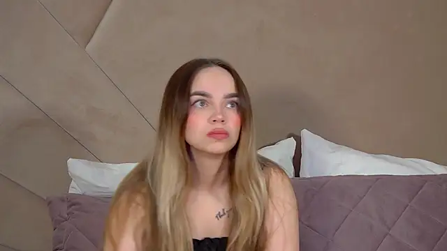 Snapshot of AnitaVenture chatting on 03-20-26, 04:02 AnitaVenture online show from 03-20-26, 04:02